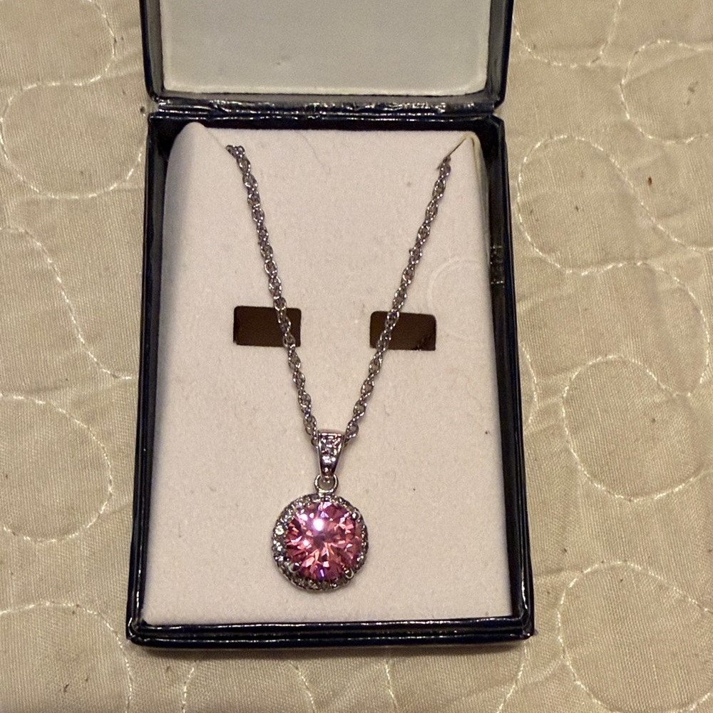 Elegant Pink Pendant Necklace
